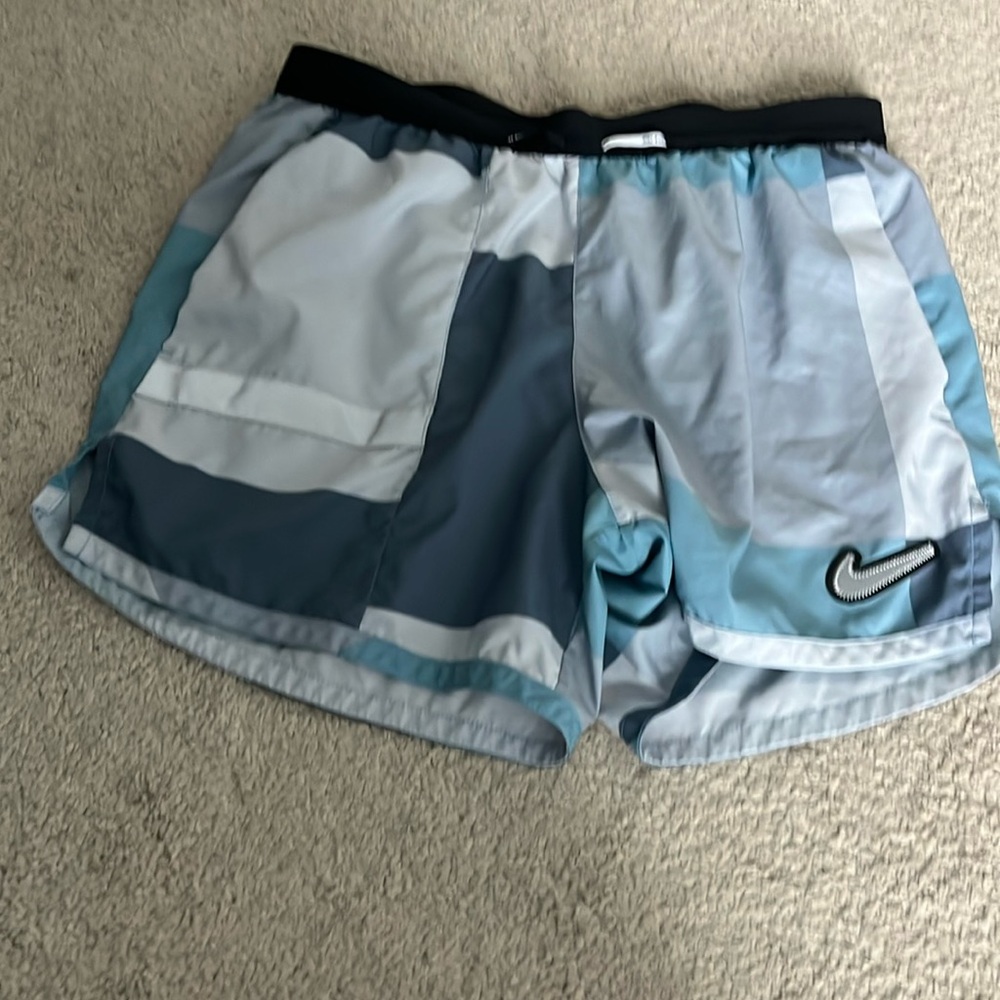 Men’s Nike running shorts size medium